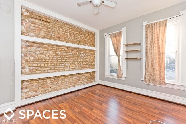 Building Photo - 1014 N Paulina St