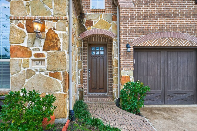 Foto del edificio - 16811 Kilgarth Dr