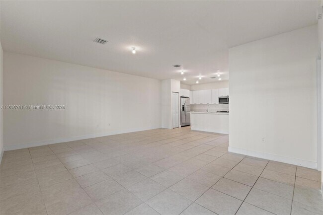 Foto del edificio - 4612 NW 83rd Pky