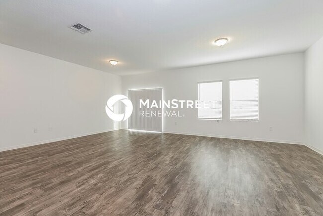 Foto del edificio - 3 Bedroom Pet-Friendly Home in Haines City, FL with Main Street Renewal