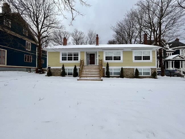 Building Photo - 77 A Rennies Mill Rd
