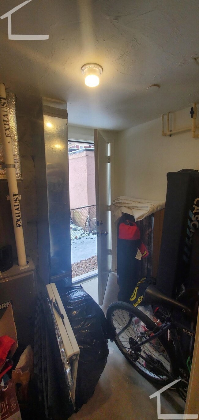 Building Photo - 7 B Sparhawk St