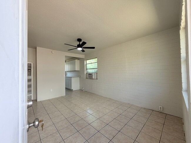 Building Photo - NEWLY REMODELED 2BR/1BA 610 sq.ft. rental in Bisbee, AZ