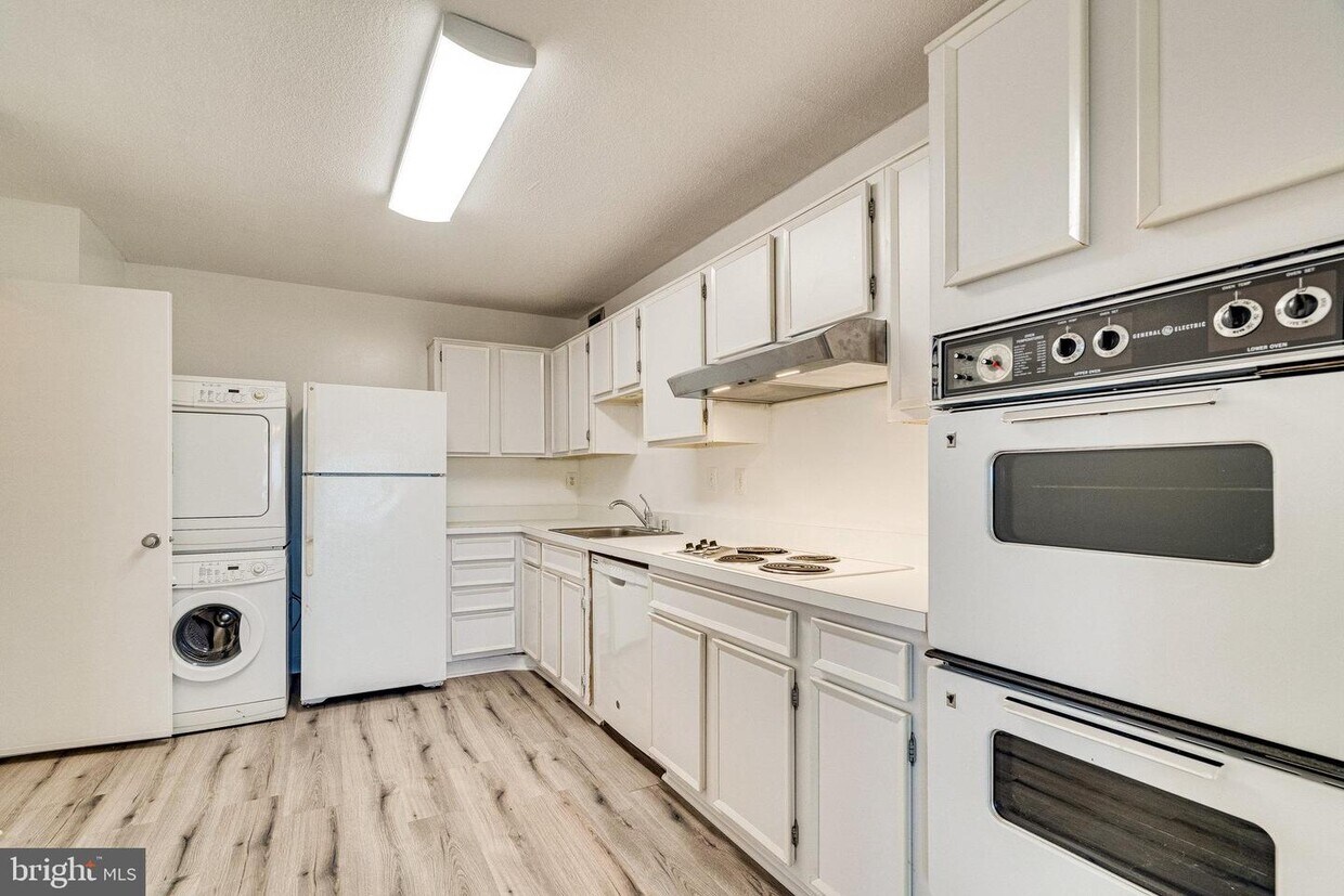 Foto principal - 309 Yoakum Pkwy