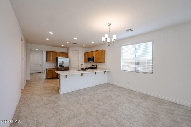 Foto del edificio - 8733 W Windsor Blvd