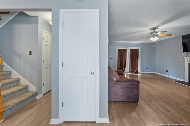 Building Photo - 717 Lenoir Dr