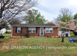 Building Photo - 3728 Red Fox Dr NW