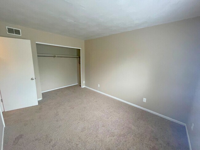 Foto del edificio - 2 Bedroom Townhome