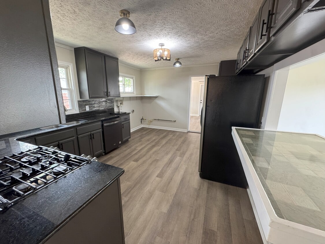 Foto principal - 1708 Syracuse Dr