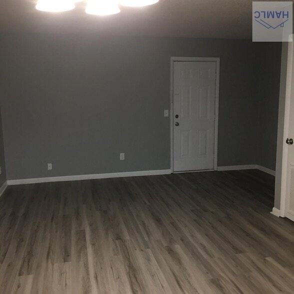 Building Photo - 901 Olmstead Dr