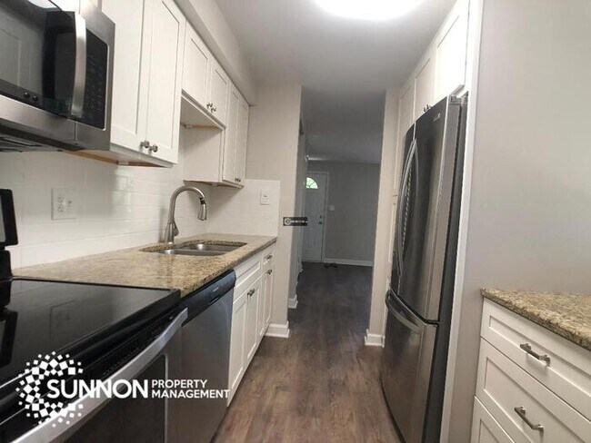 Building Photo - 4BR 2BA Renovated to perfection!