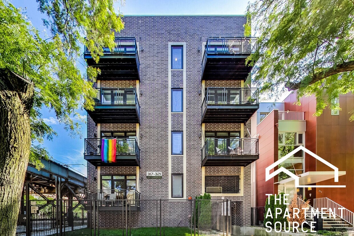 317-401 W Evergreen Ave Unit Old Town 1BD1BTH Stunning