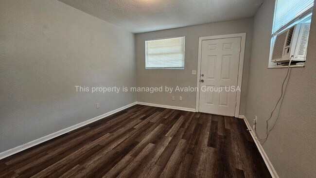 Building Photo - 1716 WHITNER ST