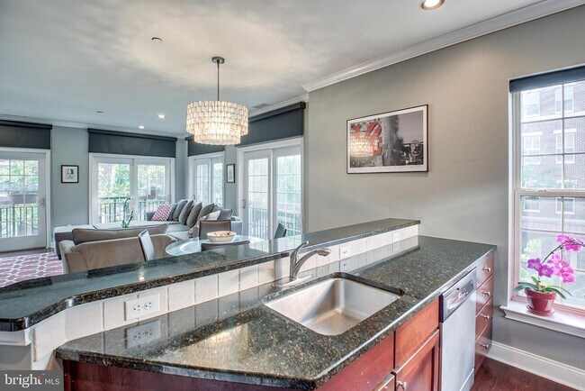 Building Photo - 500 Admirals Way