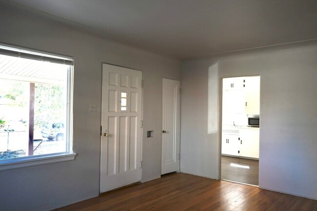 Building Photo - Central Park Home For Rent