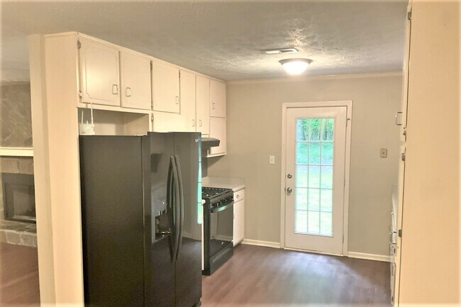 Building Photo - 300 Grandchester Way