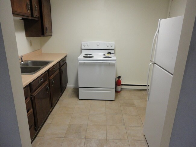 Kitchen - 4 Country Manor Dr