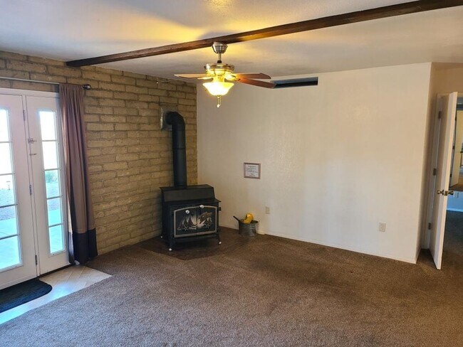 Foto del edificio - Cottonwood Area/ One-time leasing $1600.00 includes utilities.
