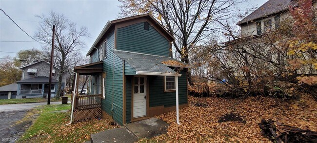 Building Photo - 3 br, 1 bath House - 240 2nd Avenue