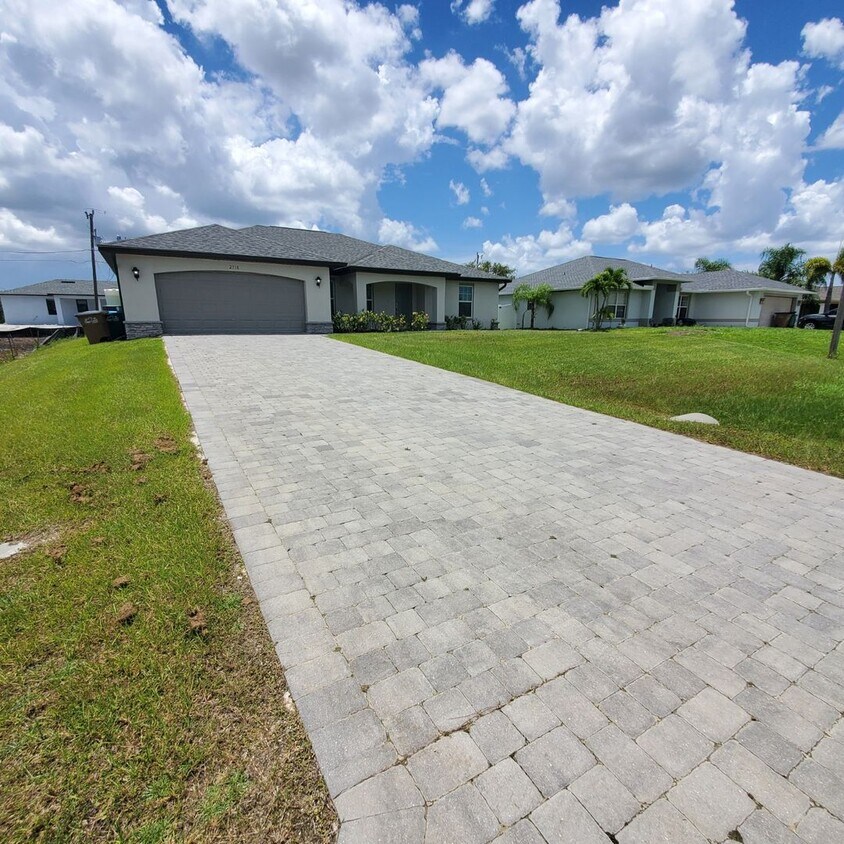 Primary Photo - Charming 3-Bedroom Rental Home in Serene N...