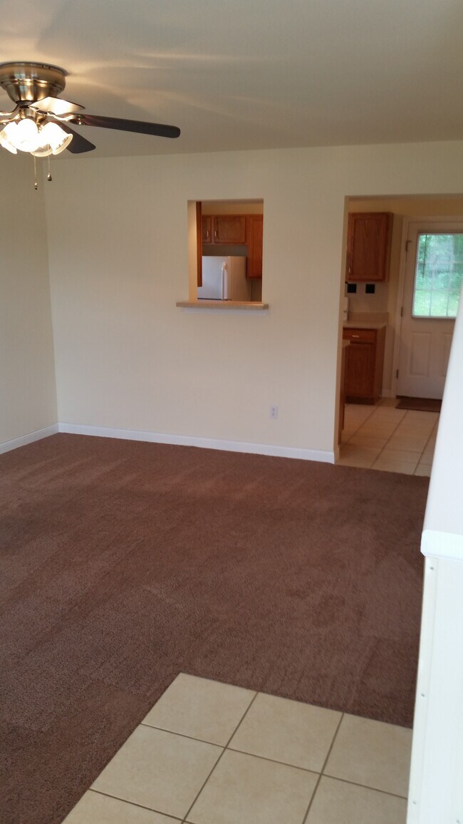 Building Photo - 3402 Zinnia Dr