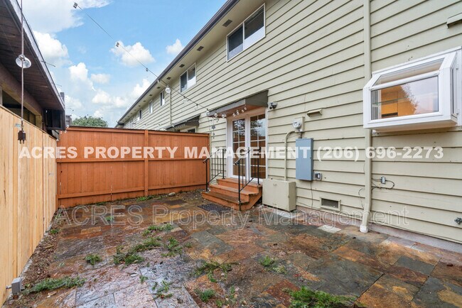 Foto del edificio - 1551 NW 195th St