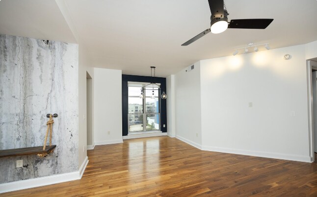 Building Photo - 618 N Boylan Ave