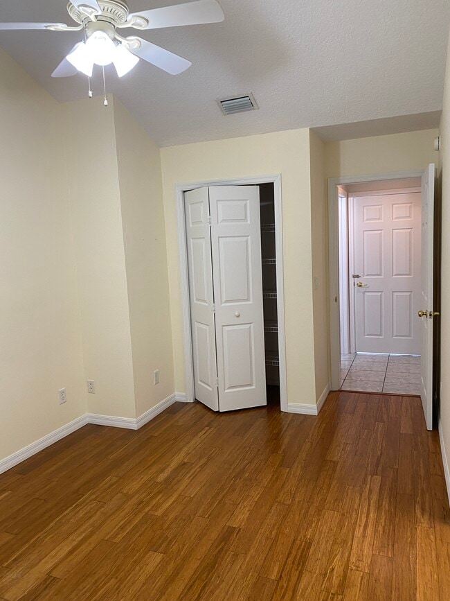Building Photo - 12908 Bellerive Dr