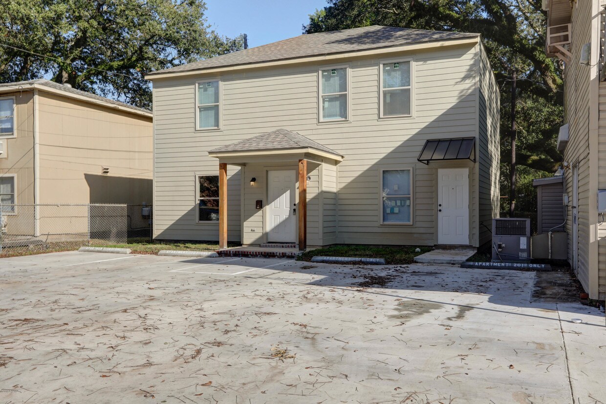 727 Tulane Ave Unit 102, Lafayette, LA 70503 Room for Rent in Lafayette, LA
