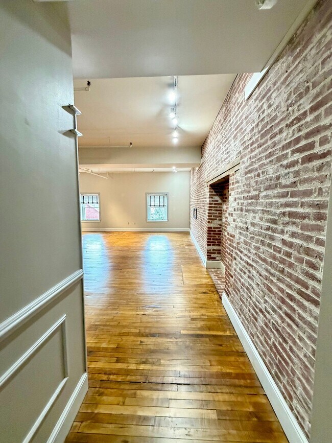 Building Photo - 231 N Shippen St