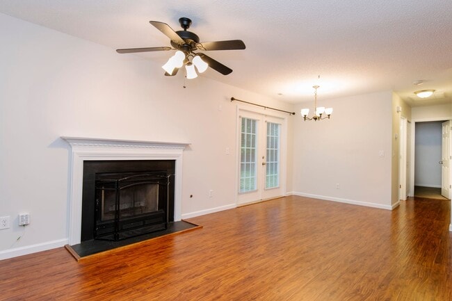 Building Photo - Cozy Ranch Living with Fenced Backyard in the Heart of Holly Springs!