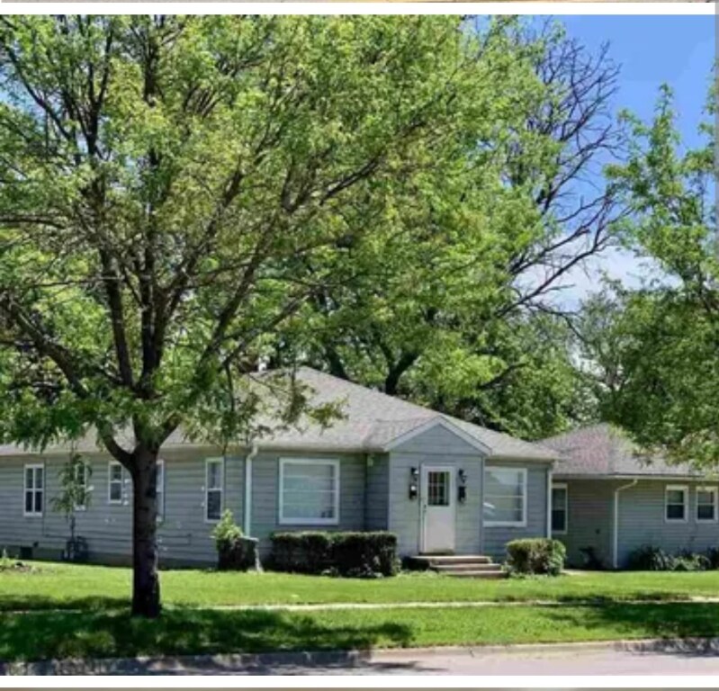 Primary Photo - 2417 N Rockton Ave