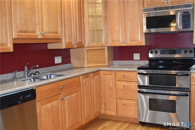 Building Photo - 22 Broad St