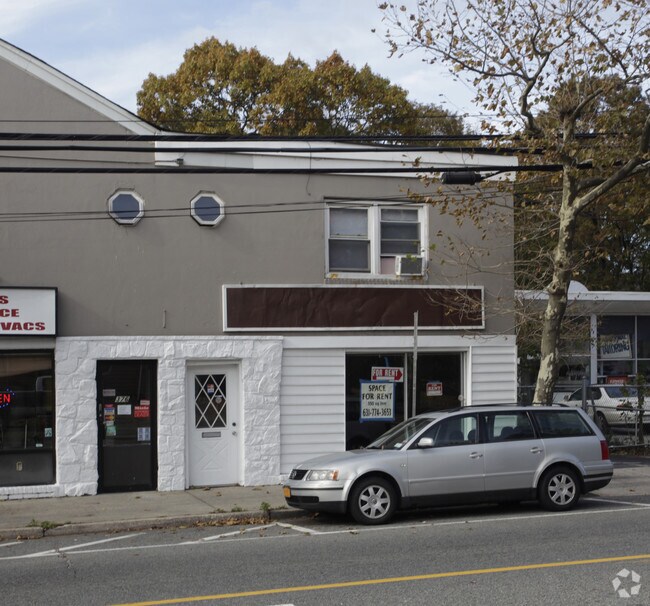 Building Photo - 360-376 Larkfield Rd