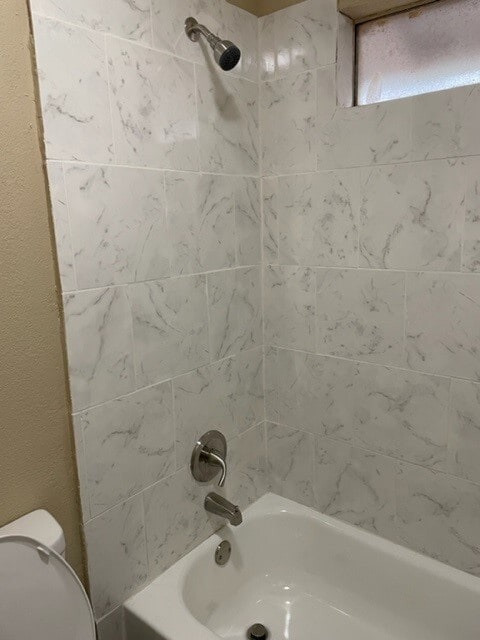 Example Tile Shower - 1719 6th Street Apartments