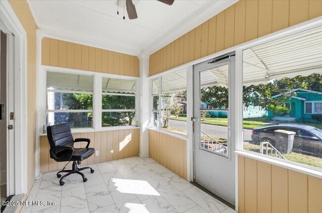 Foto del edificio - 533 W 18th St