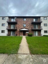 Building Photo - 5160 Thomas Dr