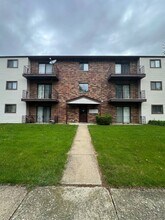 Building Photo - 5160 Thomas Dr