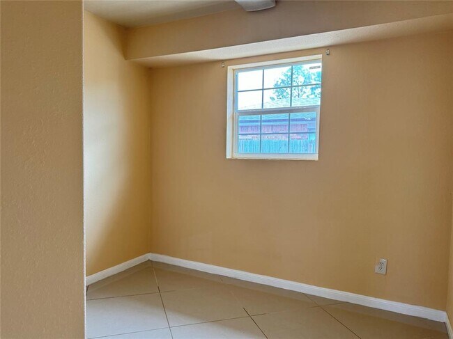 Building Photo - 10318 Sagewillow Ln