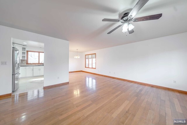 Foto del edificio - 231 E Homestead Ave
