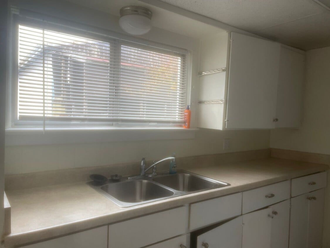 Primary Photo - Charming 1BR with bonus room in Elma