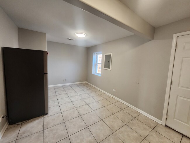 Building Photo - 4807 S Wabash Ave