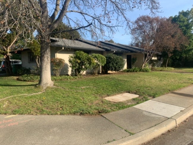 Foto del edificio - 810 Madrone Ave