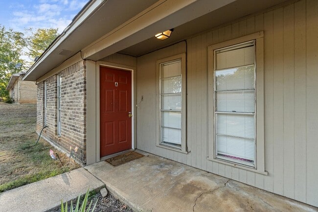 Building Photo - 309A Blake Drive Unit Unit A