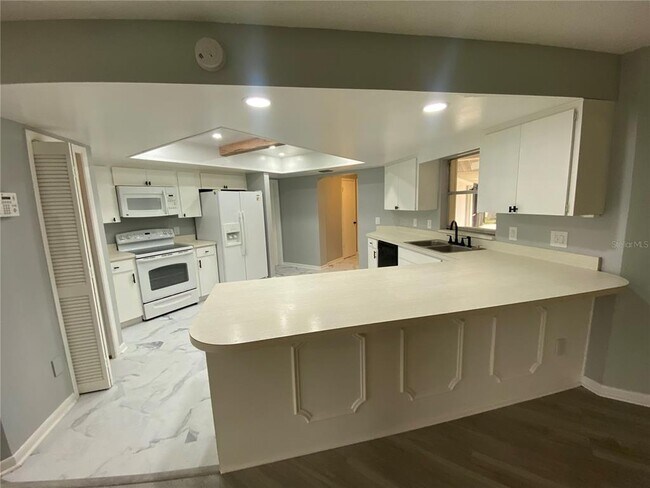 Building Photo - 8669 Margavera Dr