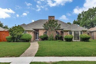 Building Photo - 2605 Pickwick Ln