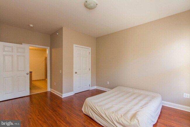 Building Photo - 500 Admirals Way
