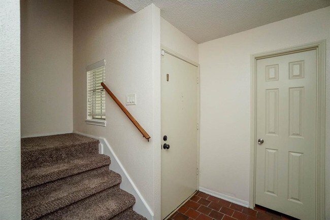 Foto del edificio - 14370 Misty Meadow Ln