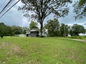 Building Photo - 2404 Old Birmingham Hwy