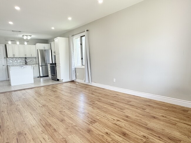Building Photo - 1396 Lillian Ave